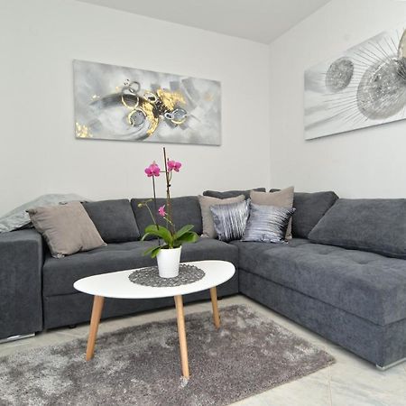 Apartments Violete 742 Πούλα Εξωτερικό φωτογραφία