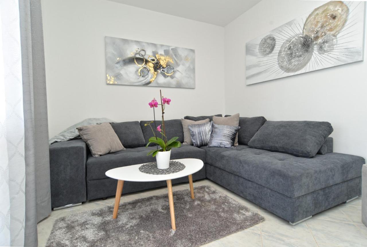 Apartments Violete 742 Πούλα Εξωτερικό φωτογραφία