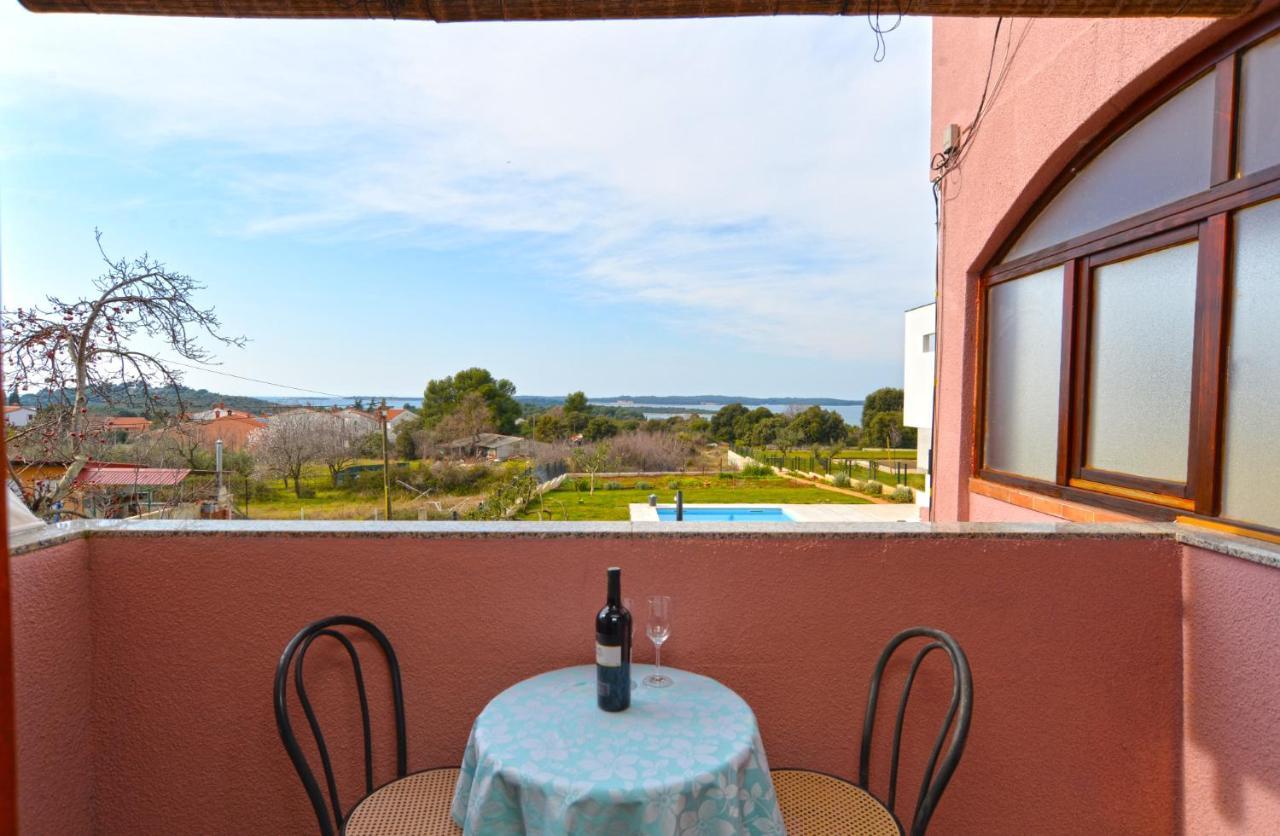 Apartments Violete 742 Πούλα Εξωτερικό φωτογραφία