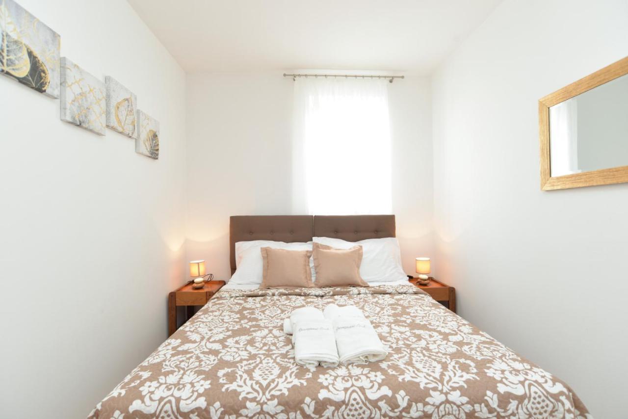 Apartments Violete 742 Πούλα Εξωτερικό φωτογραφία